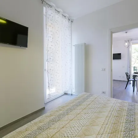 Sunflower Apartment