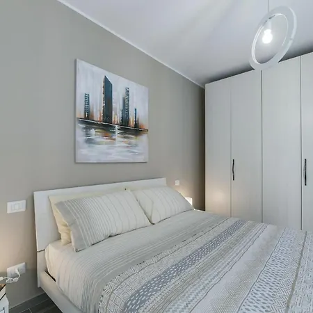 Sunflower Apartment